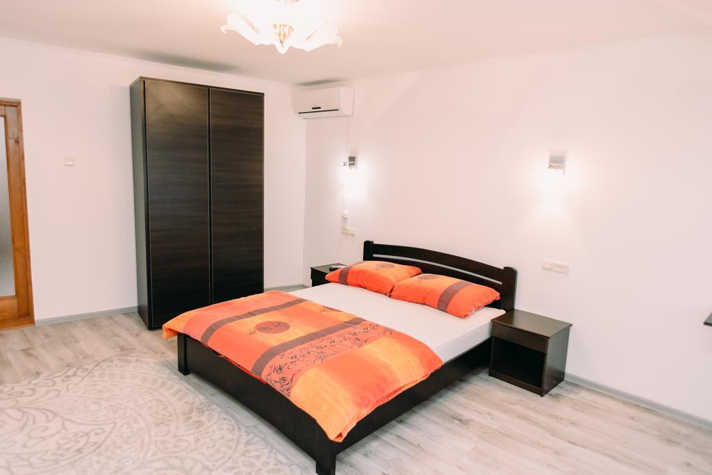 Apartments In Uzhgorod Room photo